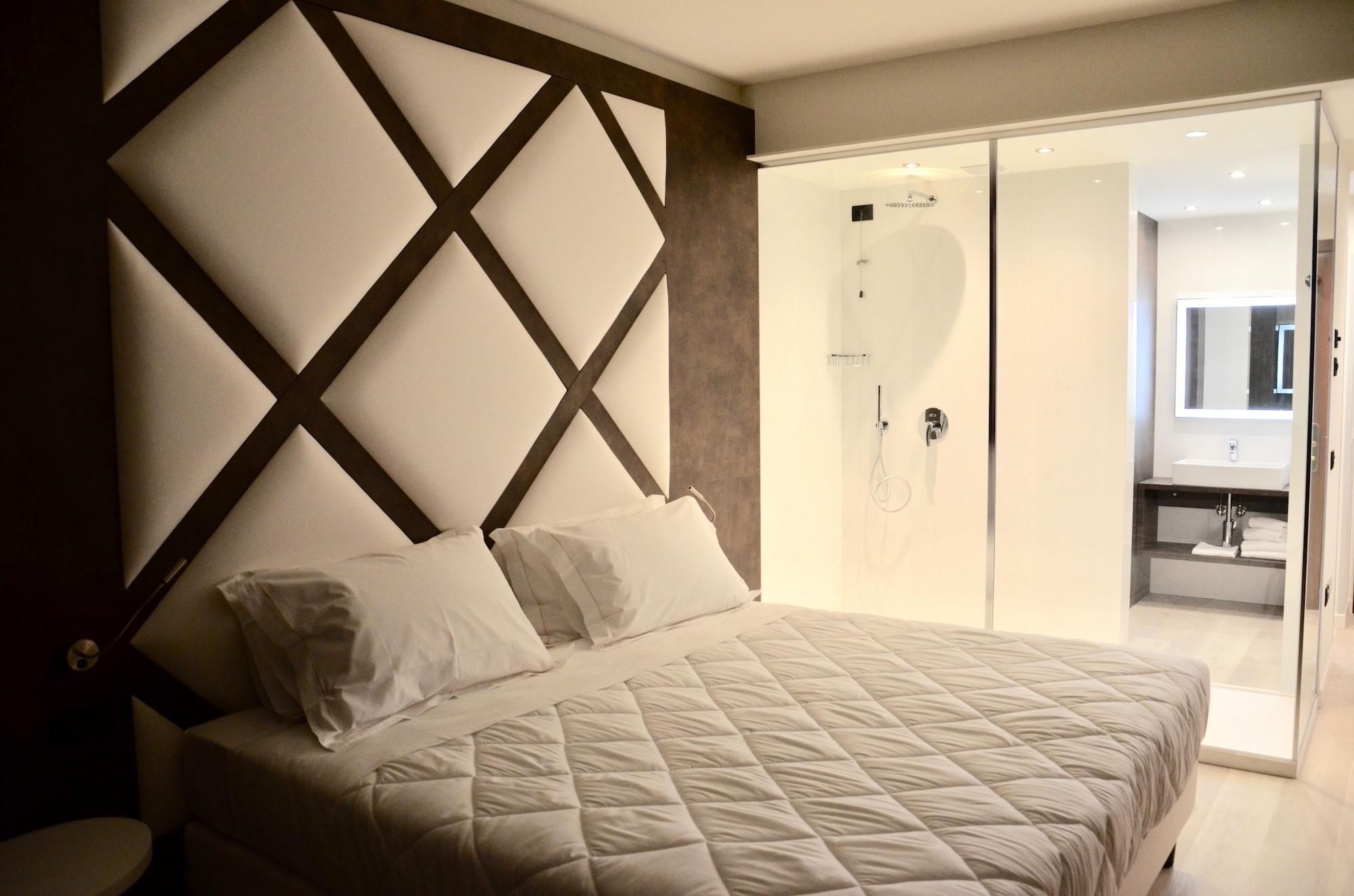 Victoria Hotel 4*